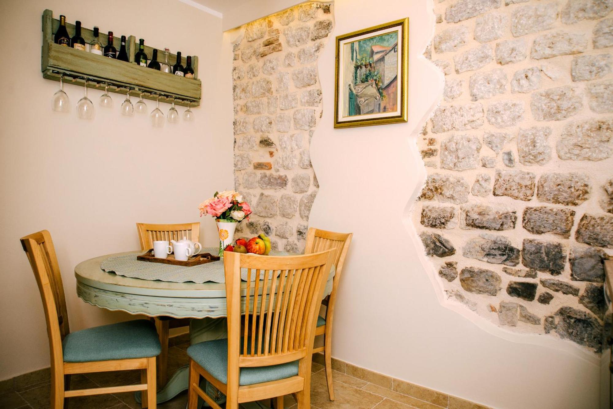 D & Sons Apartments Kotor Szoba fotó